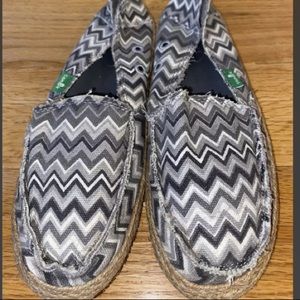 Sanuk Canvas flats
